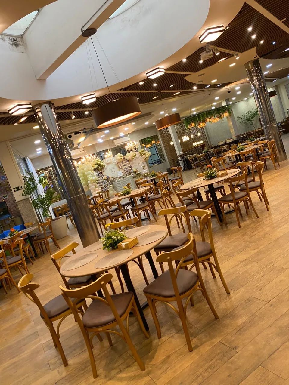 Vaga de atendente de restaurante 