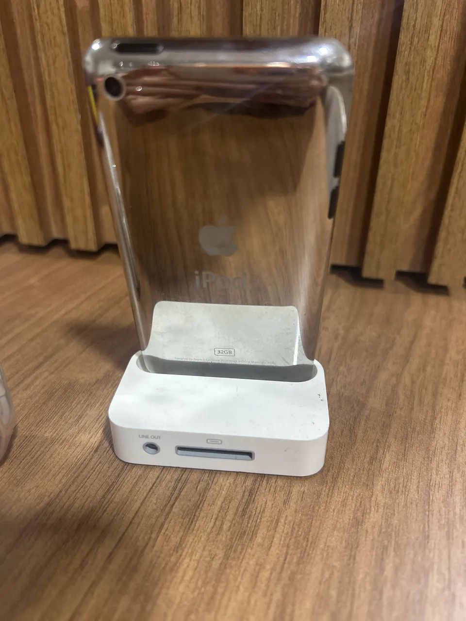 Apple Ipod Touch 4a Geração 32gb  + Fone + Base  - Foto 3