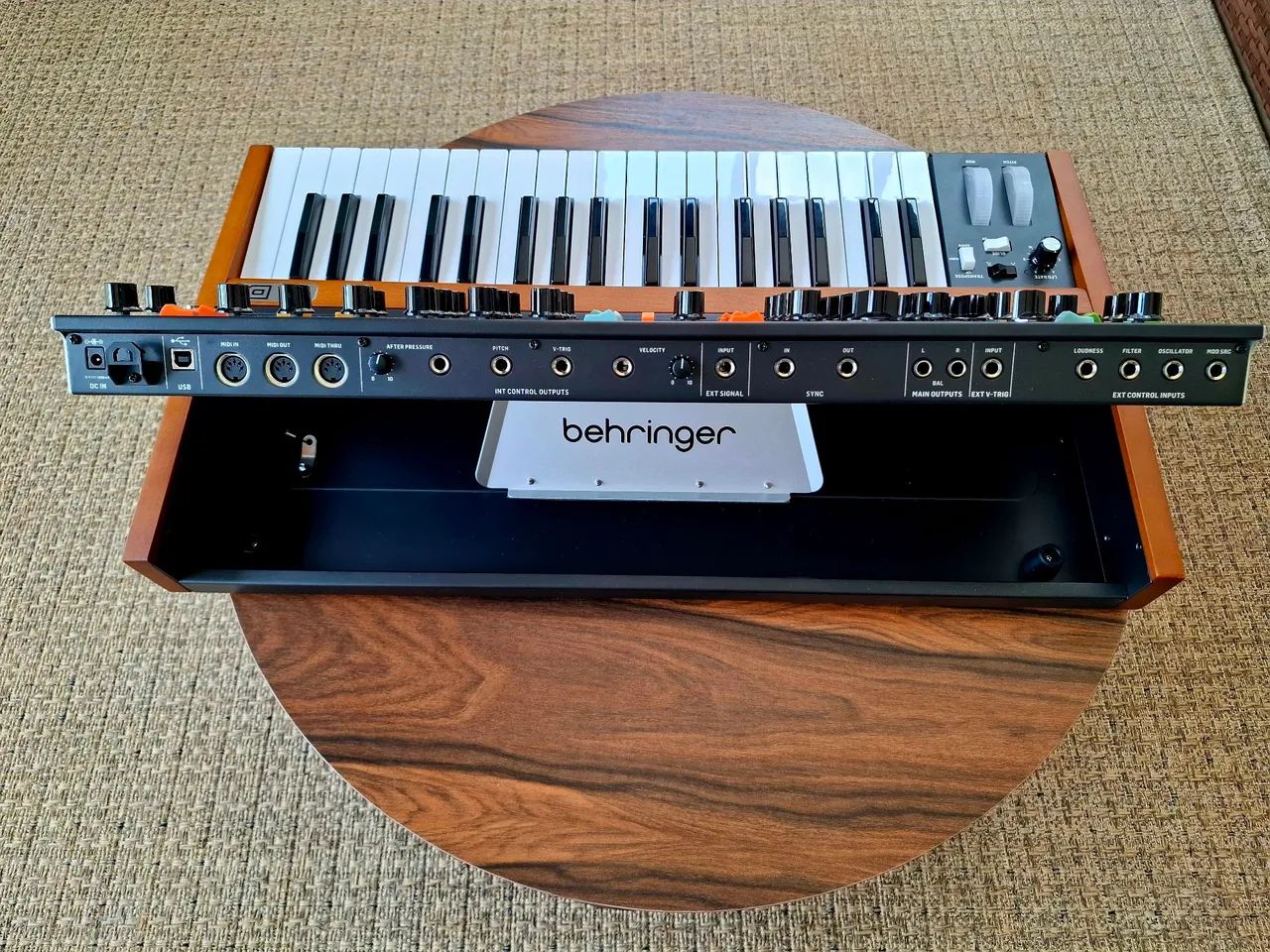 Sintetizador Behringer Poly D - Seminovo - Instrumentos musicais