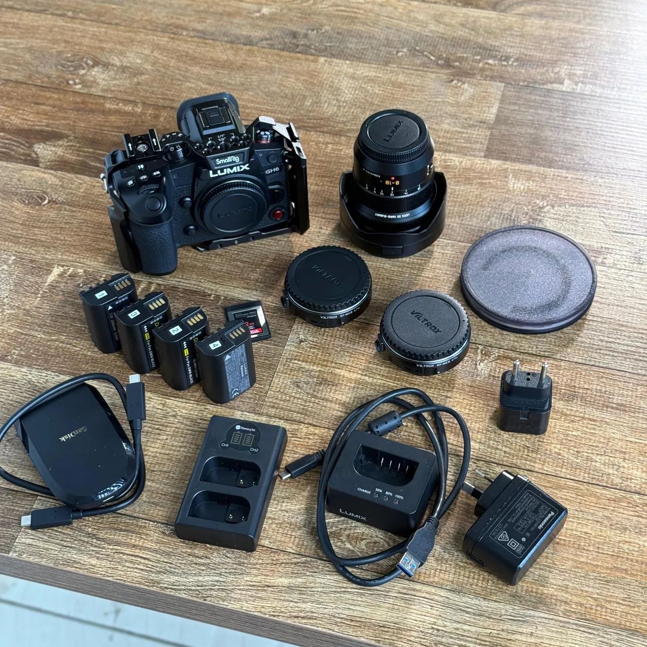 Câmera Panasonic Lumix GH6 + Cartão Cfexpress 512GB + Acessórios  - Foto 4
