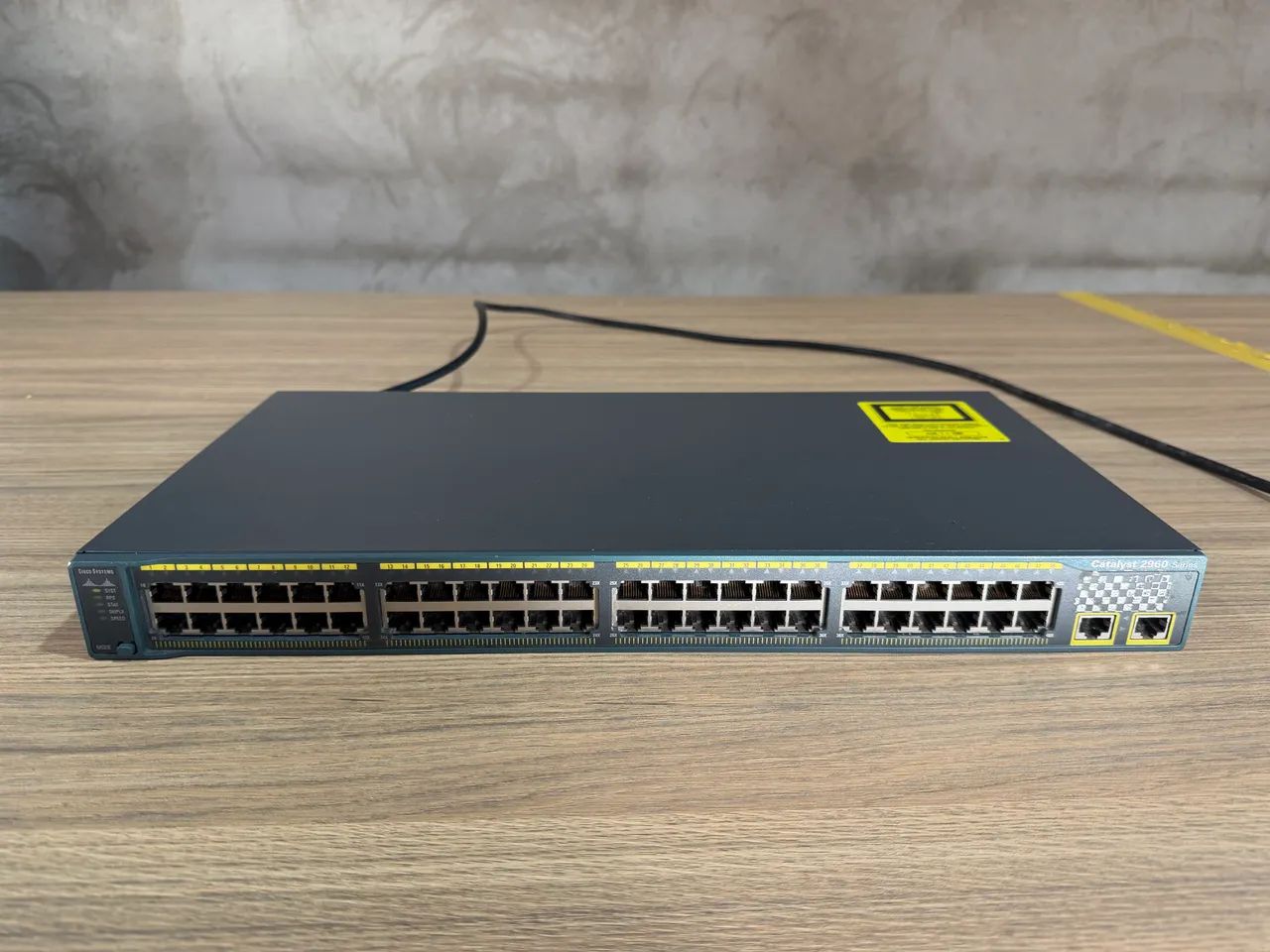 Switch Cisco Catalyst 2960 Series 48 Portas - Foto 2