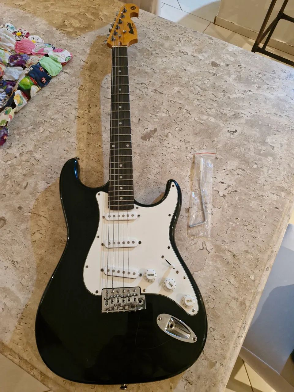 Guitarra eletrica (usada)