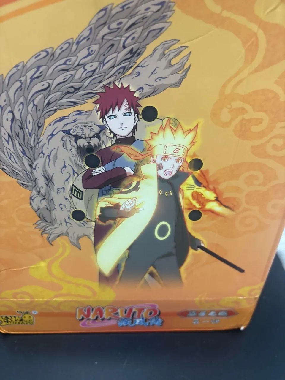 Box com 06 packets de figurinhas do Naruto