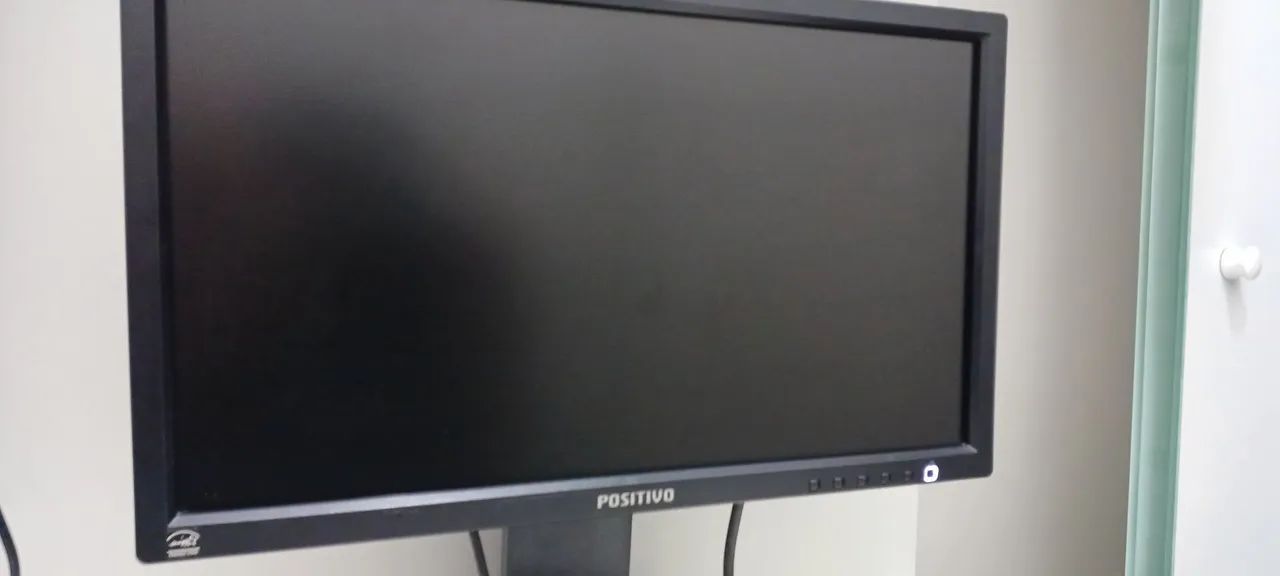 Monitor Positivo 19 polegadas <br>Entradas DVI e VGA<br>Funcionando perfeitamente - Foto 3