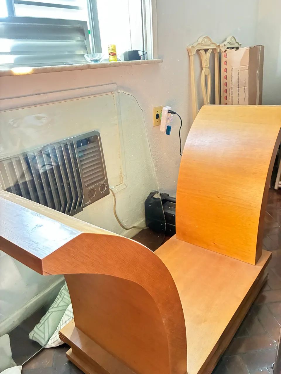 Mesa de vidro com 6 cadeiras - Foto 2