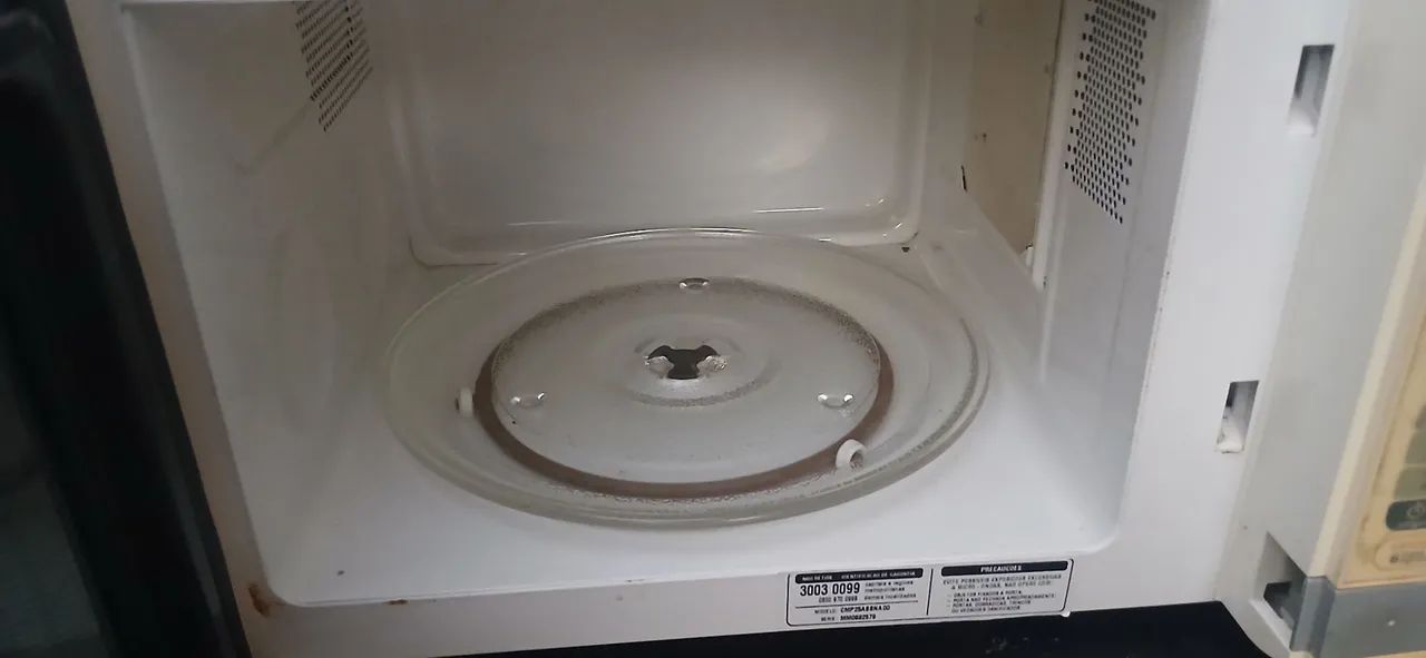 Forno micro-ondas Brastemp 