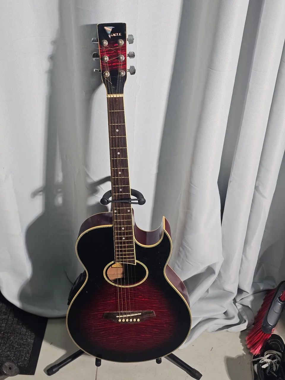 Violao Eagle com suporte