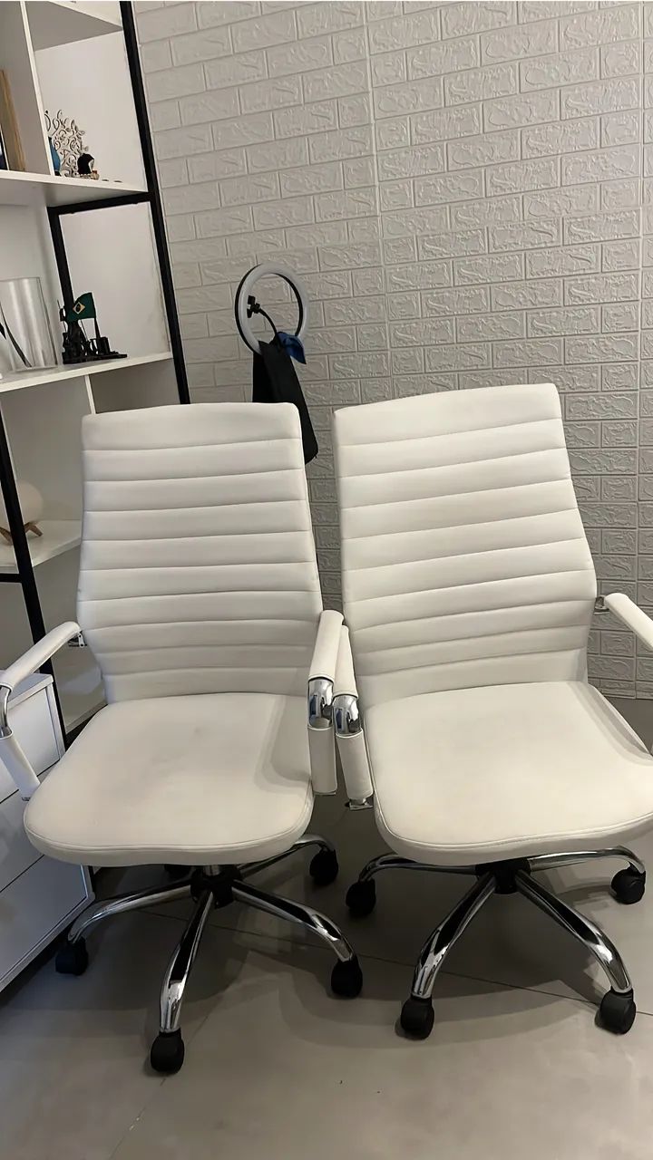 Conjunto de duas cadeiras de escritório  - Foto 2