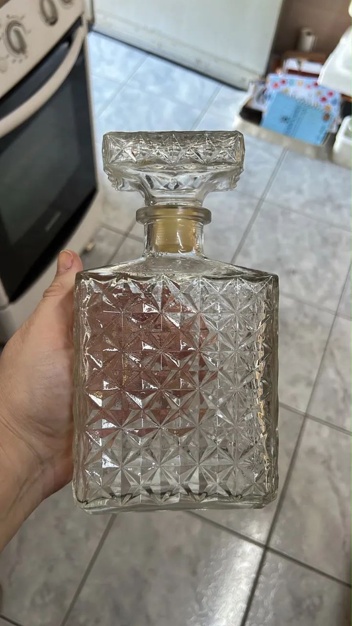 Garrafa de vidro antiga 