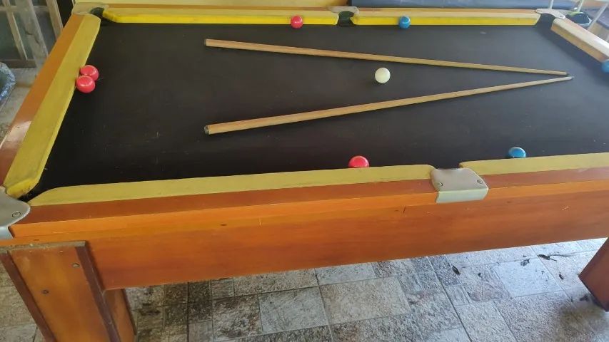 VENDO MESA DE SINUCA SEMI PROFISSIONAL - Foto 3
