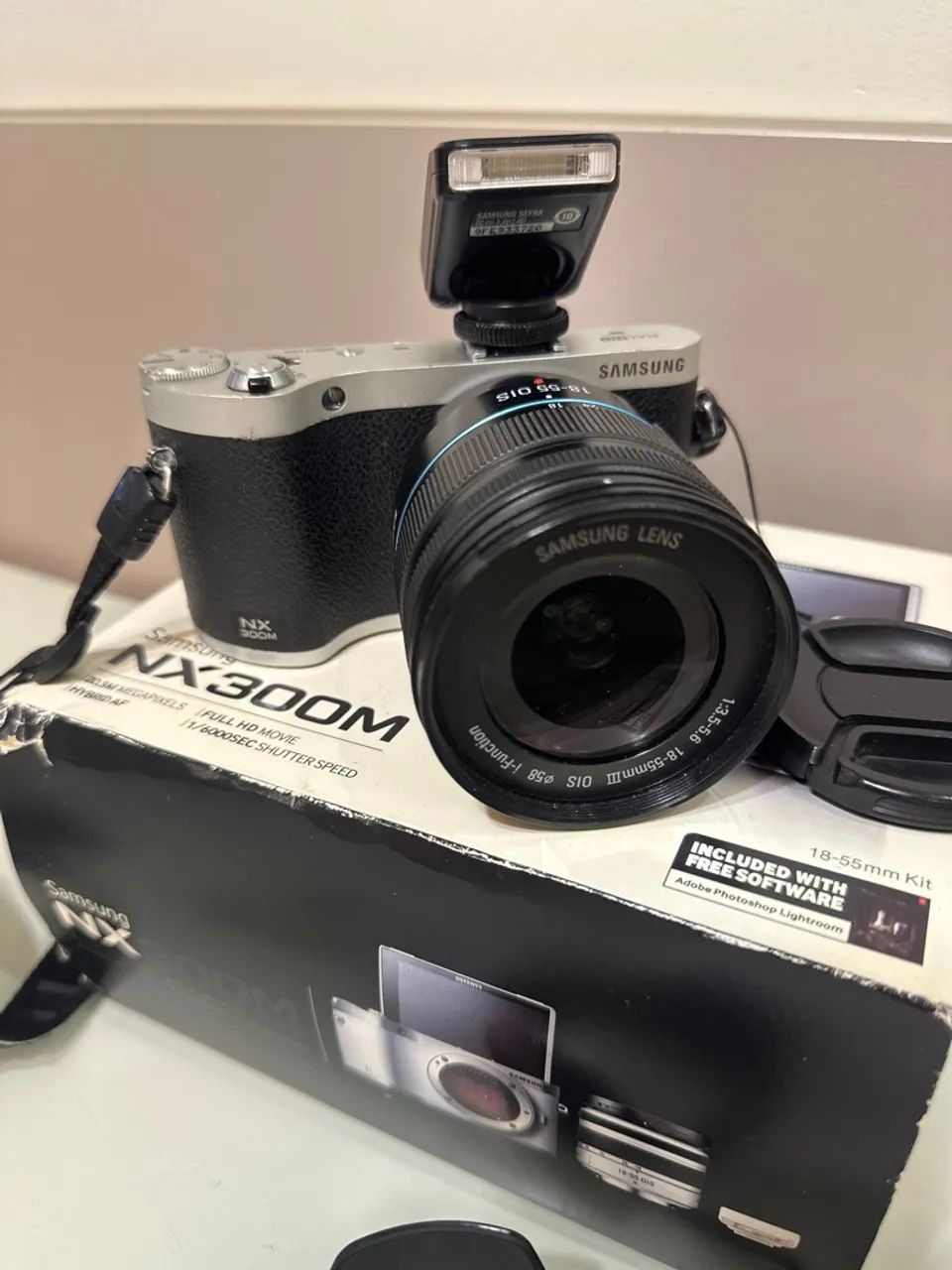 Samsung NX300M 20,3MP APS-C + Lente 18-55mm OIS + Flash + Kit