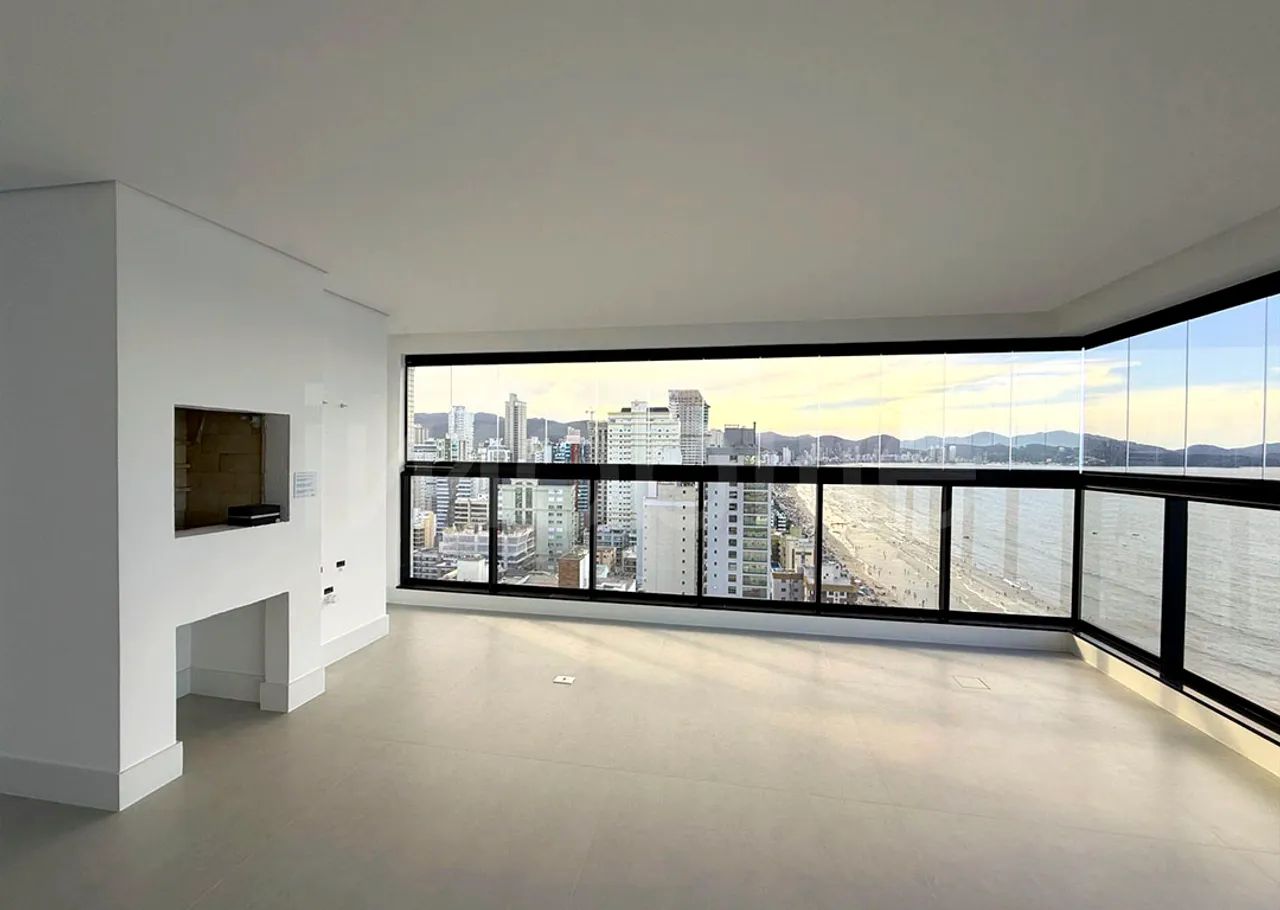 Apartamento quadra mar no Edifício Horizon Palace em Itapema. - Foto 2