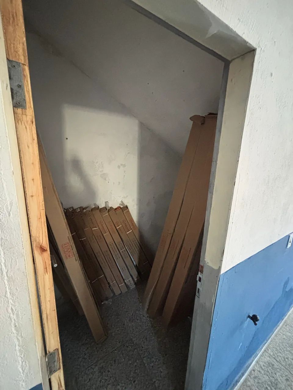 ? VENDE-SE OU TROCA-SE POR VEÍCULO PRÉDIO COMERCIAL E RESIDENCIAL  - Foto 4