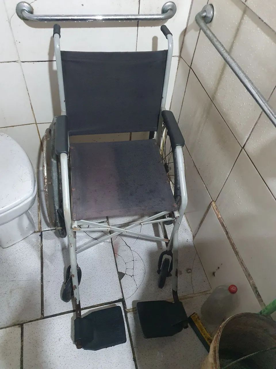 Cadeira de rodas - Foto 4