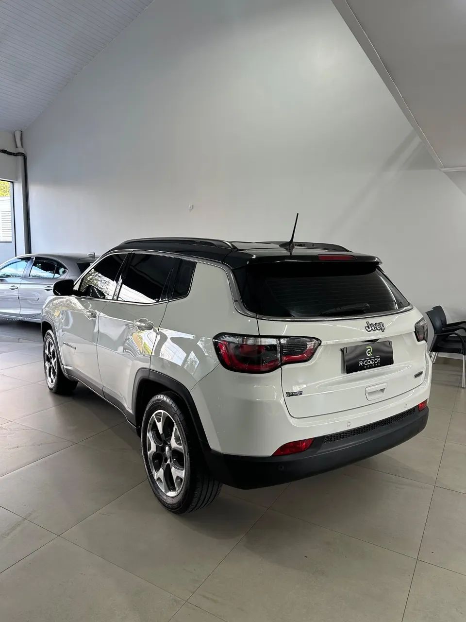 Jeep Compass Longitude 2.0 4X2 Flex 16V Aut. 2019 - Foto 4