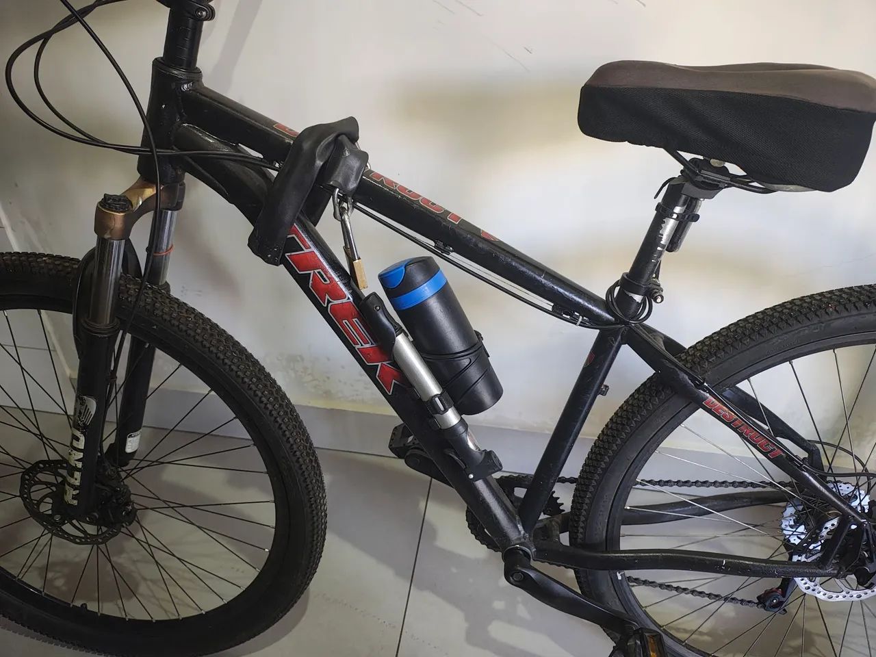 Bike ótima com acessórios baratos  - Foto 2