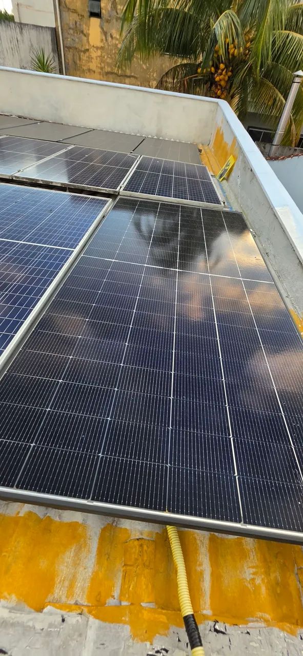 Painel Solar / Placa Solar 600W Novo - Sem Uso( apenas fixado no telhado )