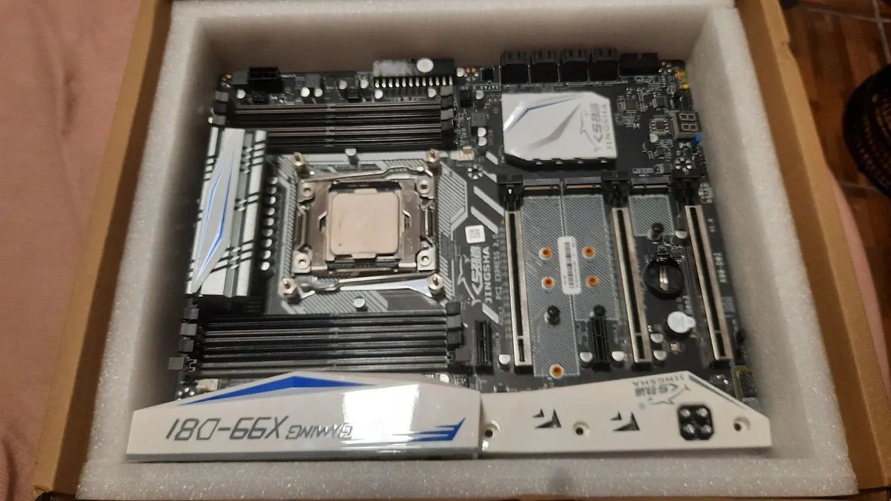 Kit x99 d8i com processador E52680-V4 nova  aceito troca 