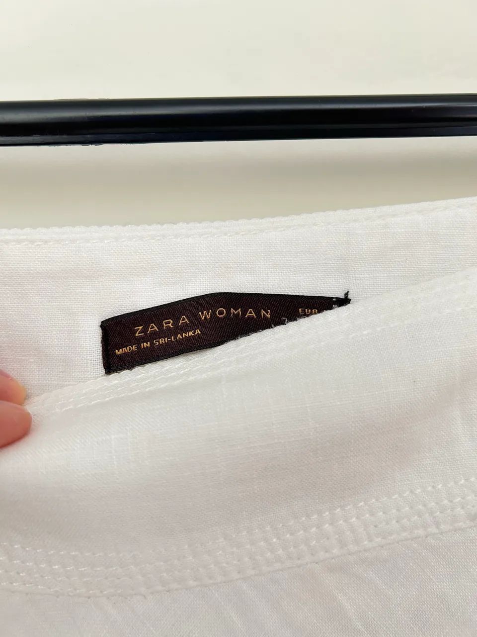 Saia Zara Tamanho 40 - Comprimento médio.  - Foto 3
