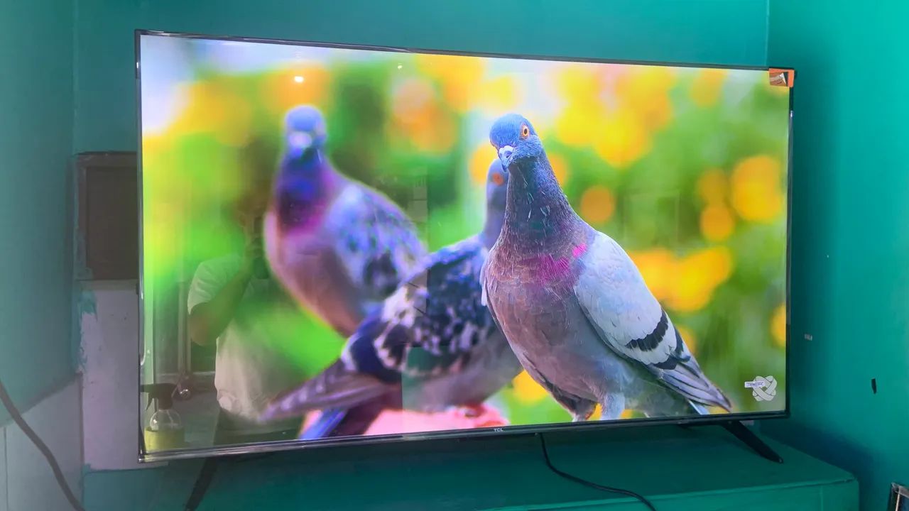 TV SMART SEMP 50 POLEGADAS 4K BORDA INFINITA SEMI NOVA NO PLÁSTICO  - Foto 3