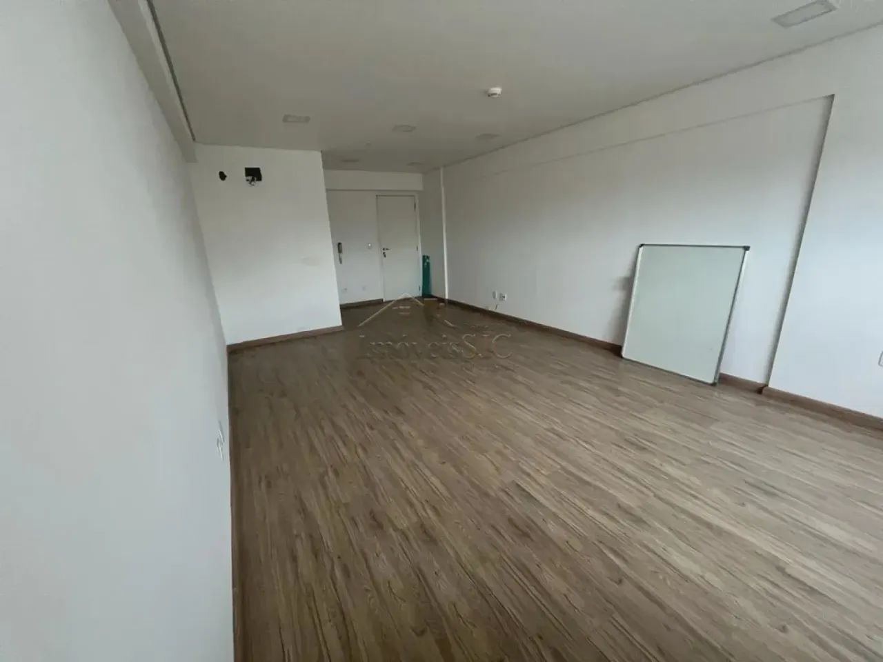 SALA PRÓXIMA AOS FÓRUNS DO JARDIM AQUÁRIUS E CARREFOUR - Foto 4
