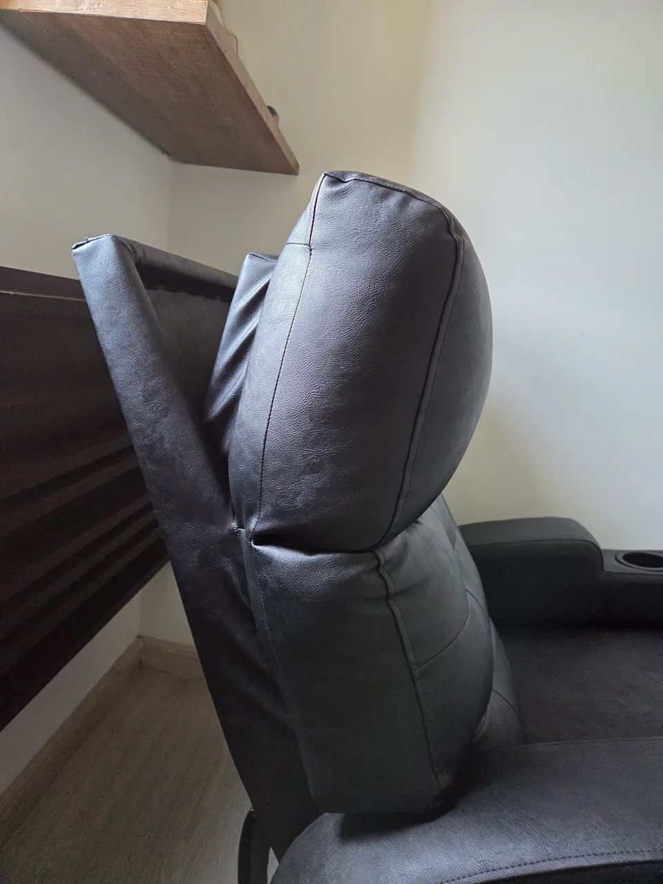 Poltrona Reclinável + Massagem + Motor de Encosto - Foto 3