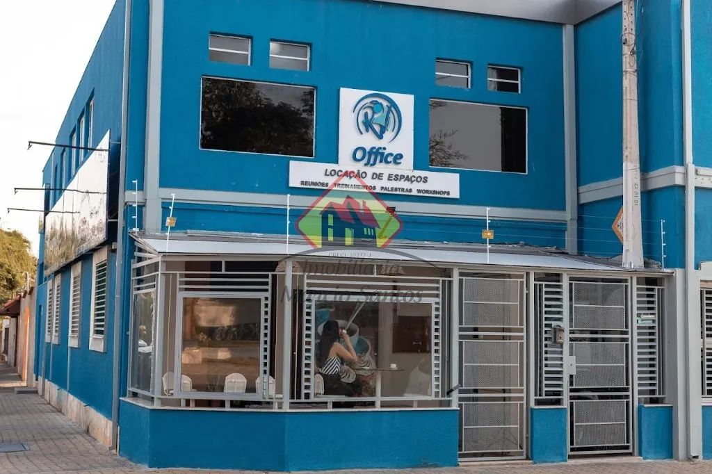 Sala mobiliada, com ar condicionado, Internet e muito mais. Segurança e excelente Localiza