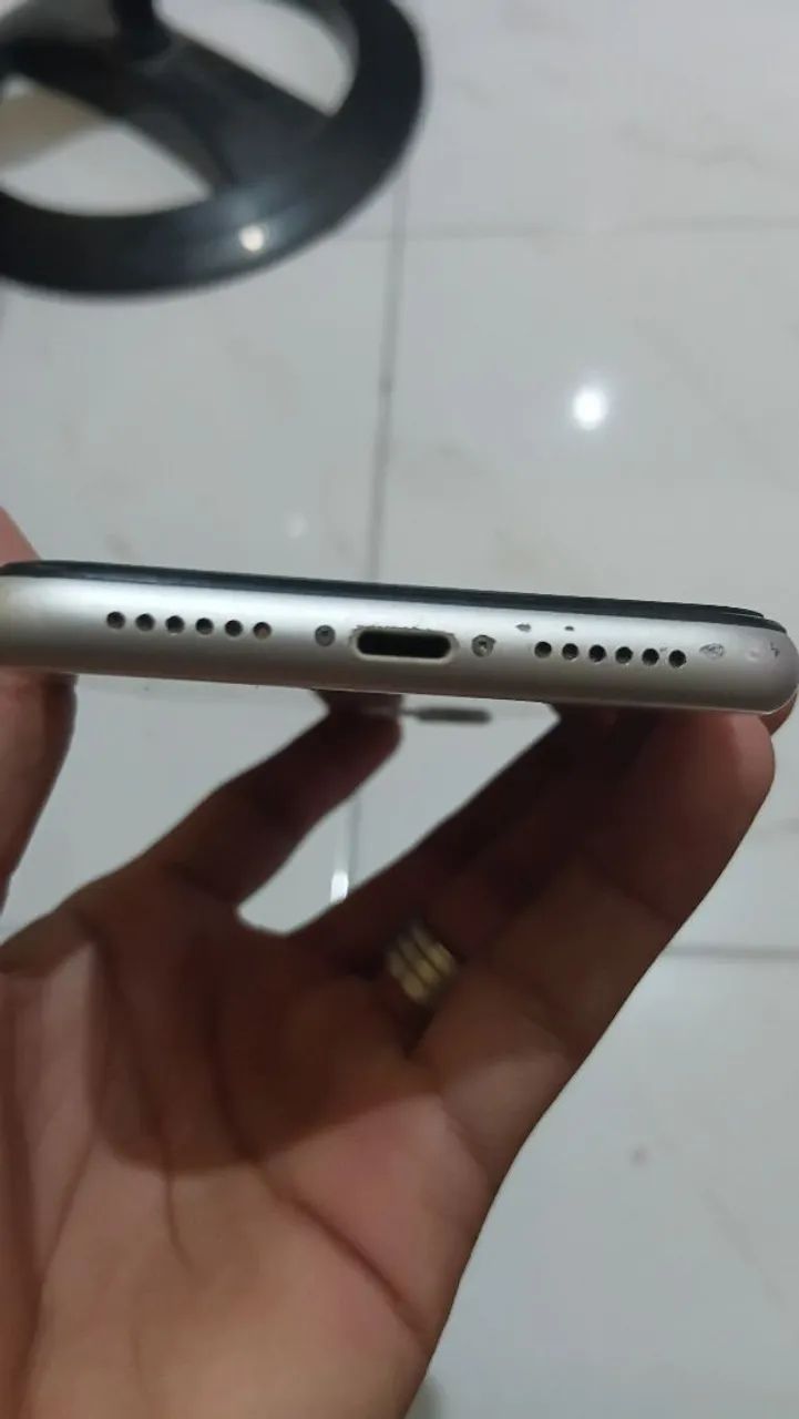IPHONE 11 64 GB  - Foto 5