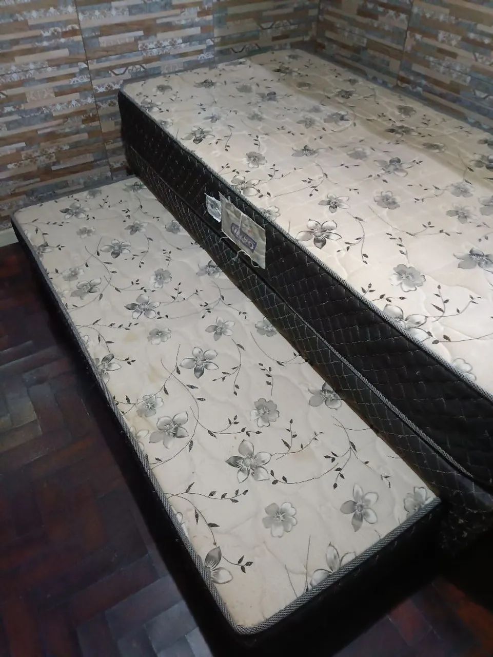 Cama box solteiro com cama auxiliar e colchões de molas - Foto 2