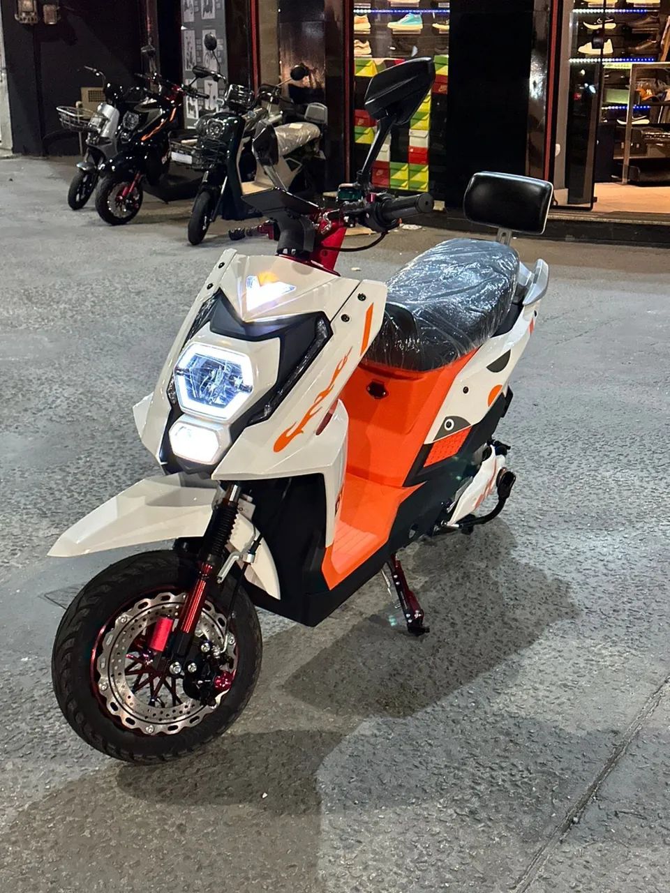 Scooter Elétrica Jet branca 