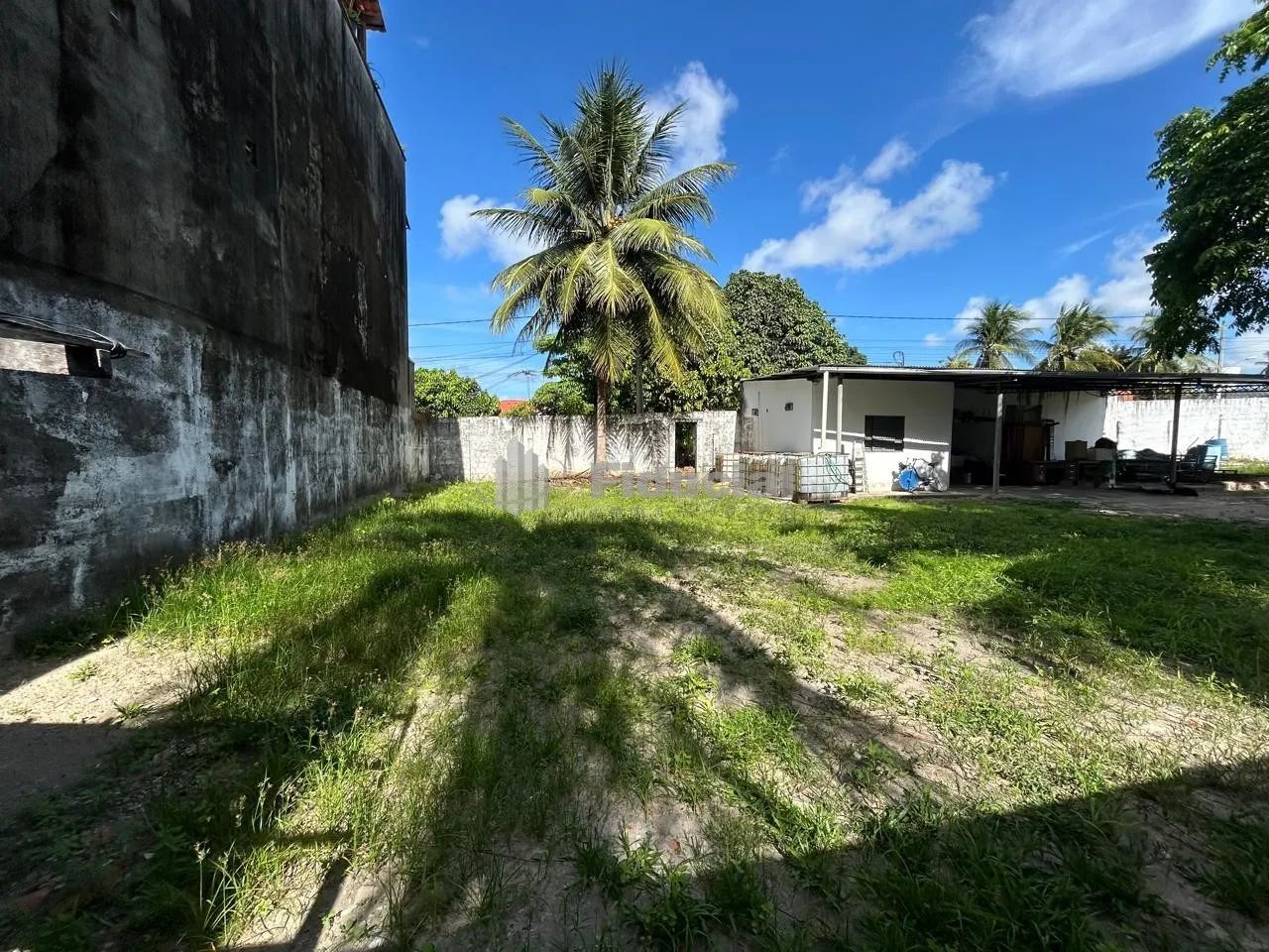 Terreno com 415m², murado e dispondo de área coberta, sala que pode ser utilizada como esc - Foto 4