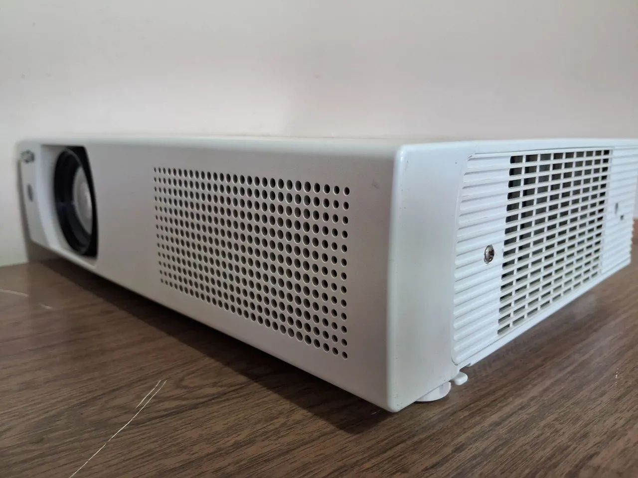 Projetor   Sanyo   XU106  - Foto 5