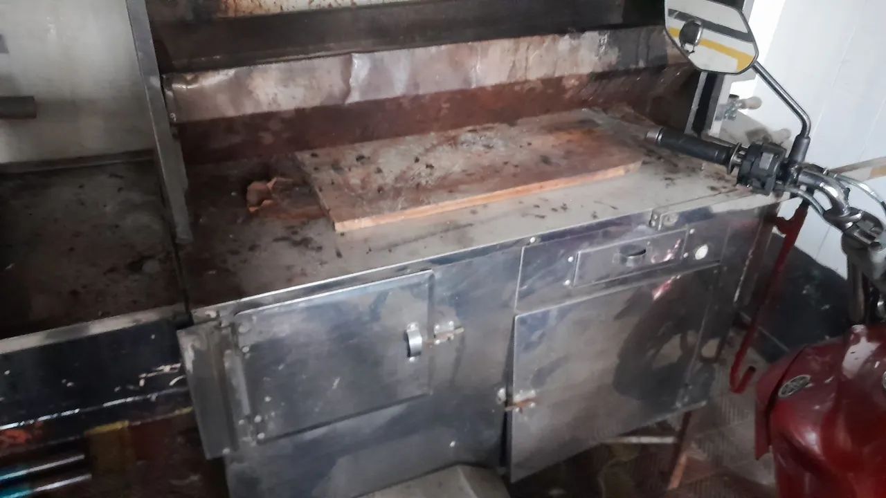 Carrinho para churrasco usado 900 reais 