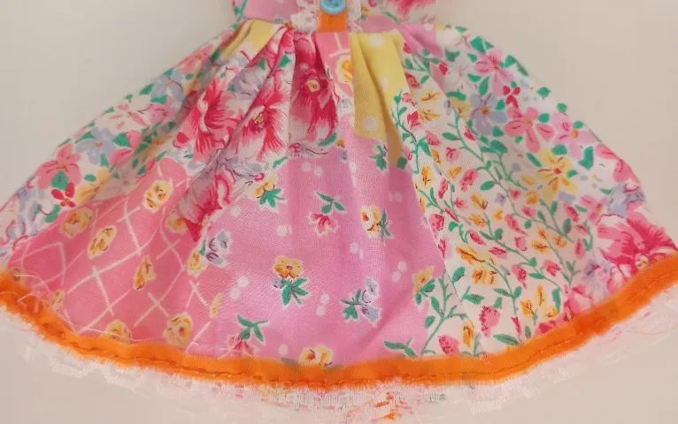 Roupa Para Boneca - Vestido Florido (Antigo) - Foto 3
