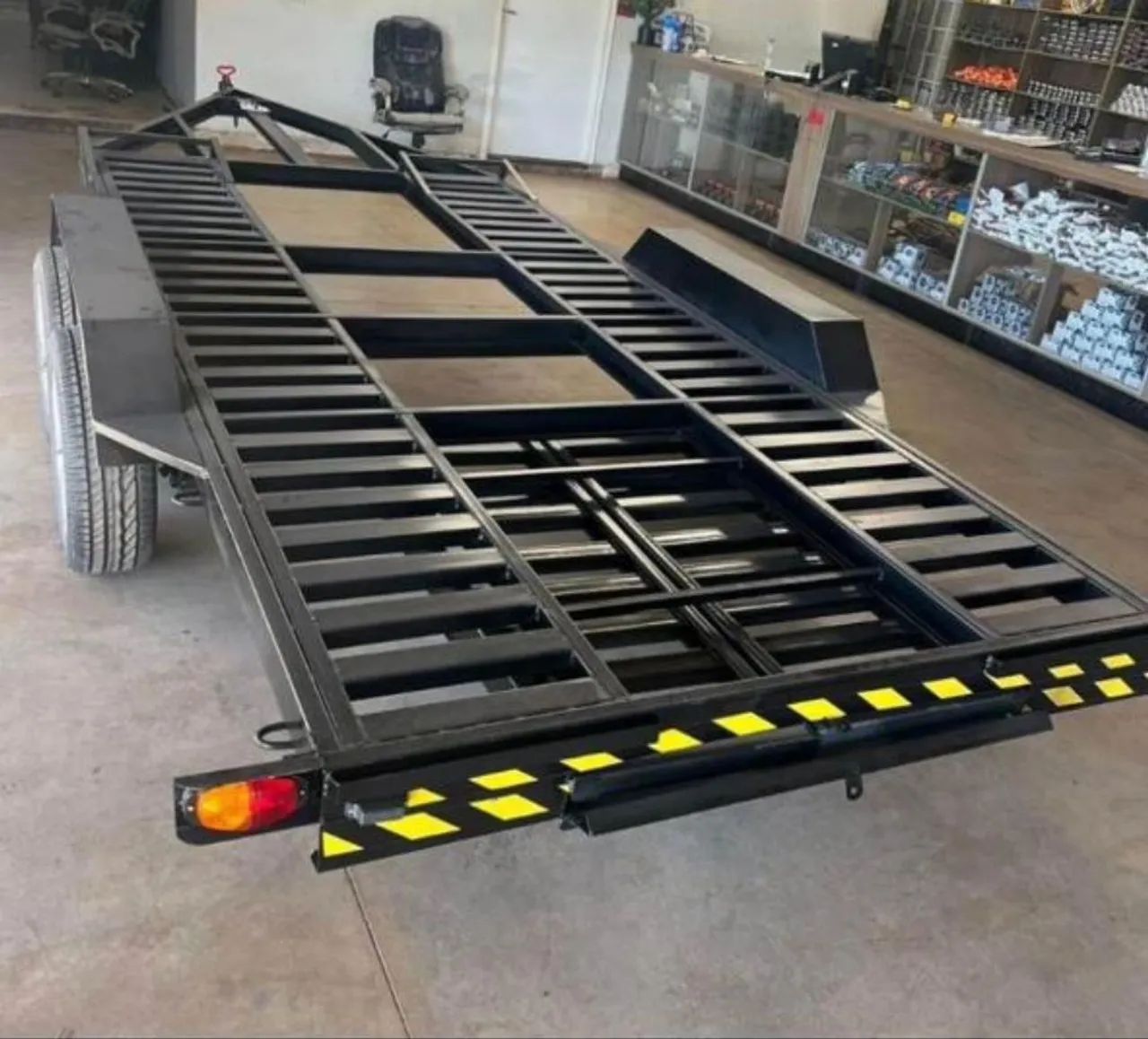 Carreta reboque plataforma para carro 