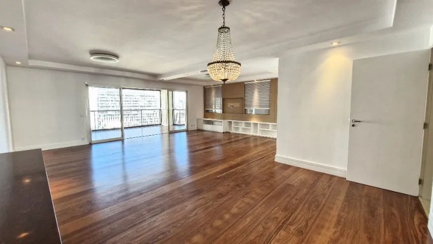 Vila Nova Conceição, Apartamento Clube alto padrão 235m², 3 suítes e lazer de 5.500m²