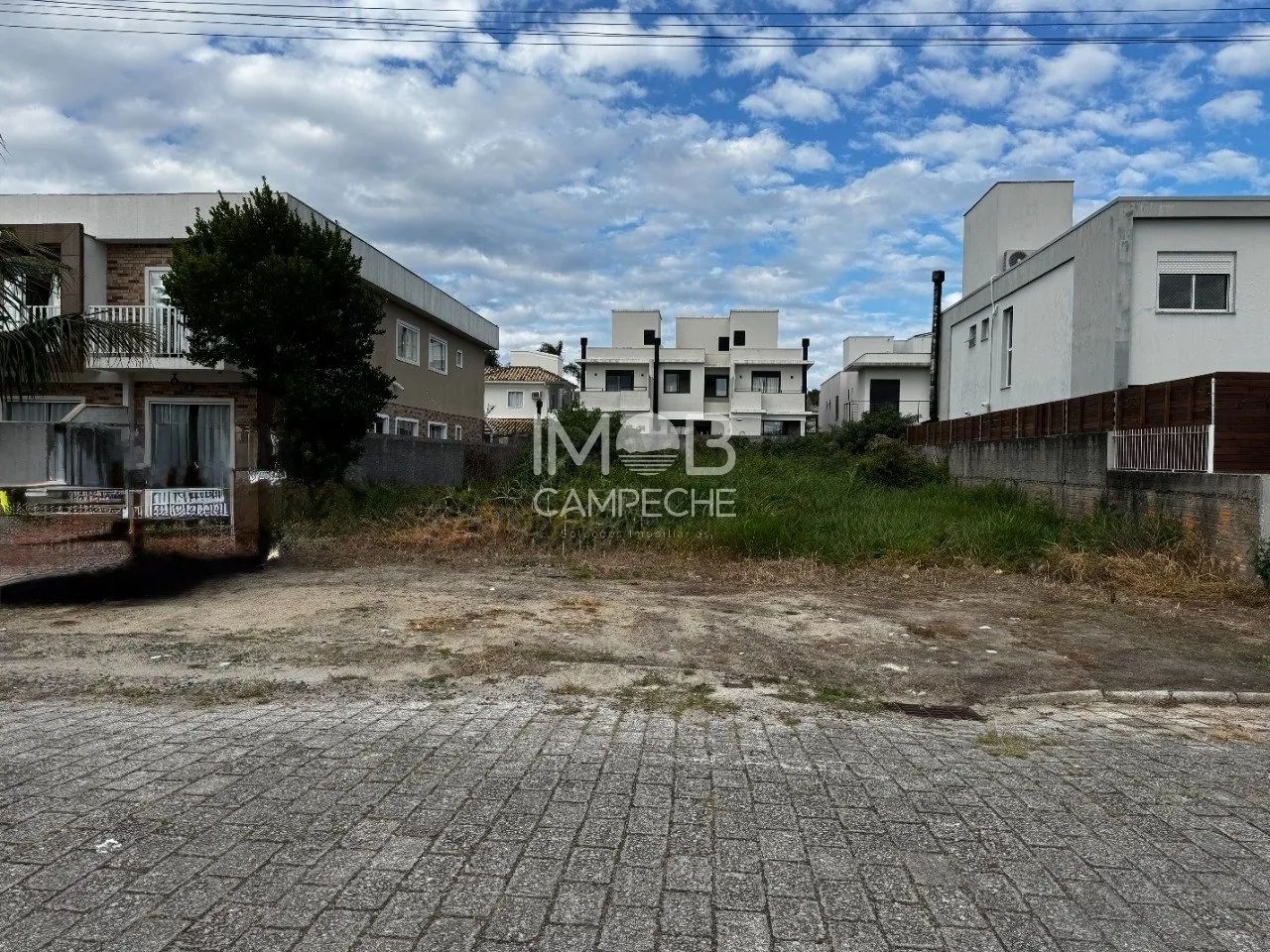 Terreno com 450m² em Loteamento no Campeche - Florianópolis/SC