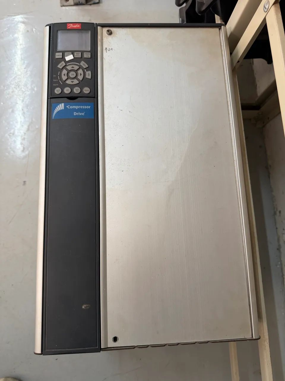 Inversor Danfoss CDS302P 220v trifásico - sem teste  - Foto 2