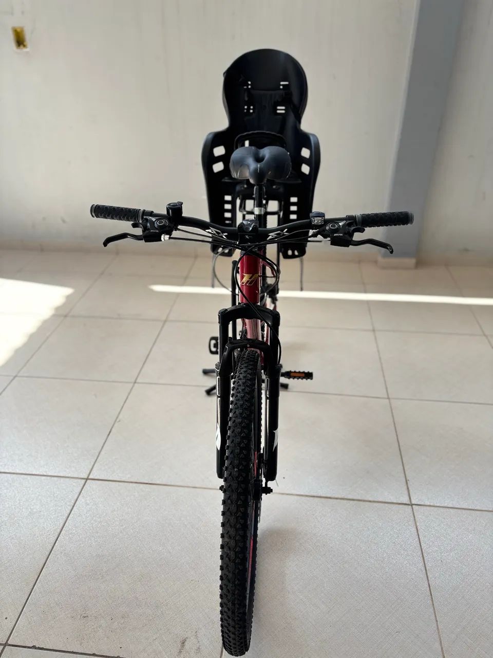 Vendo bicicleta com  pouco tempo de uso - Foto 2