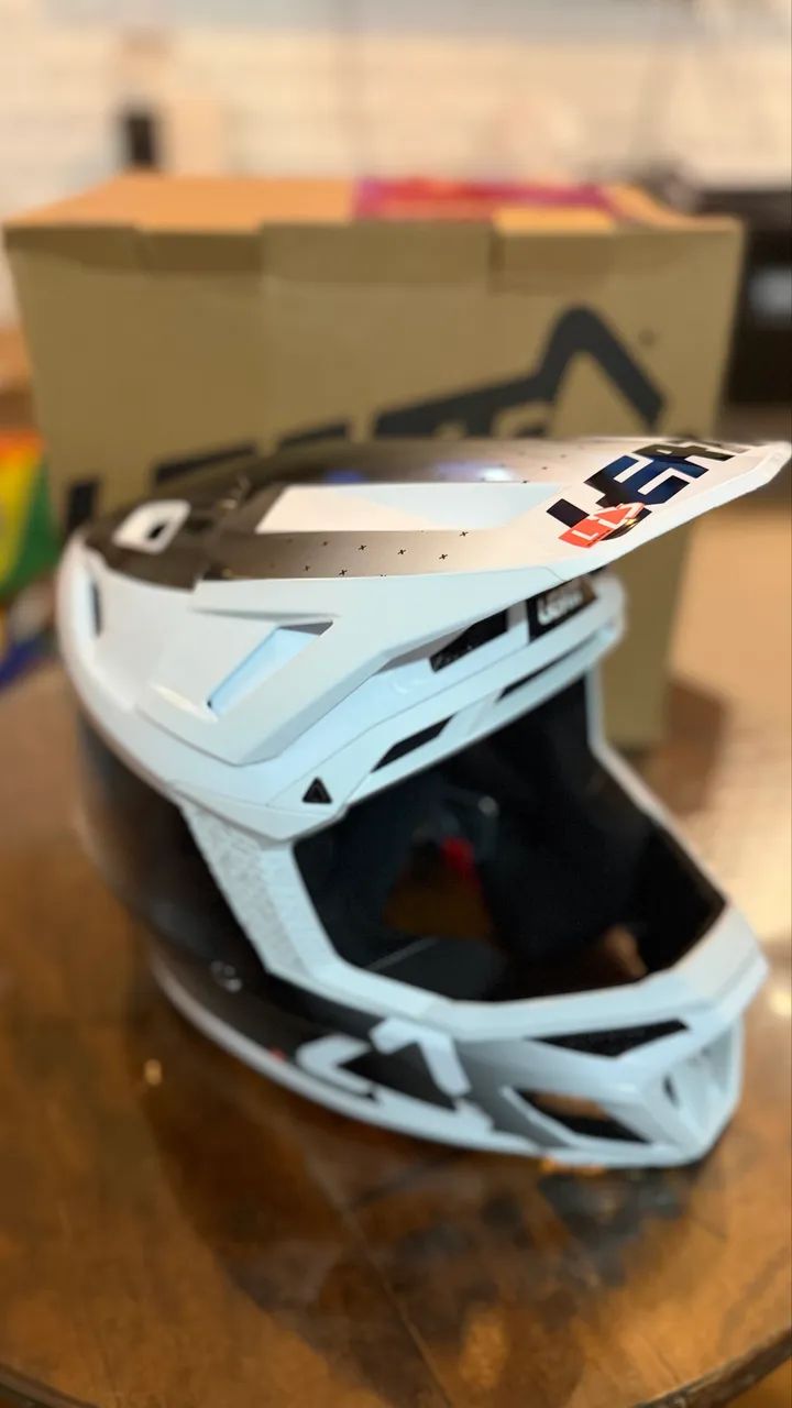 Capacete Leatt Gravity 8.0 Carbon Tamanho ?L? 58/60