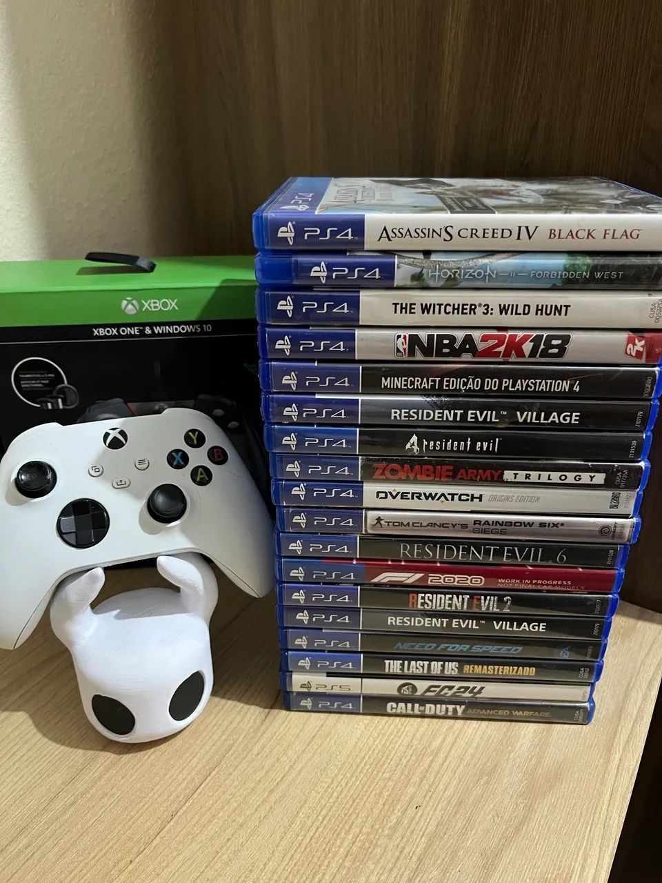 Jogo ps4 e controle XBOX