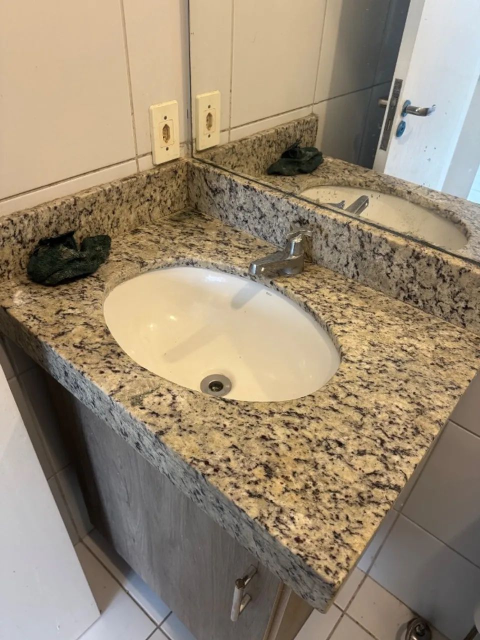 PROMOTION - Selling marble bathroom sink for BRL 199