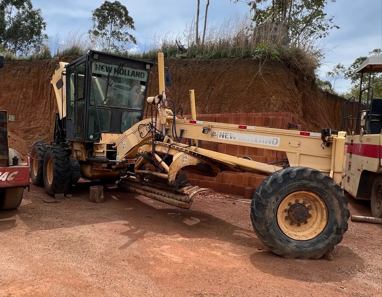 Motoniveladora Patrol New Holland 2009 RG 140.B - Foto 5