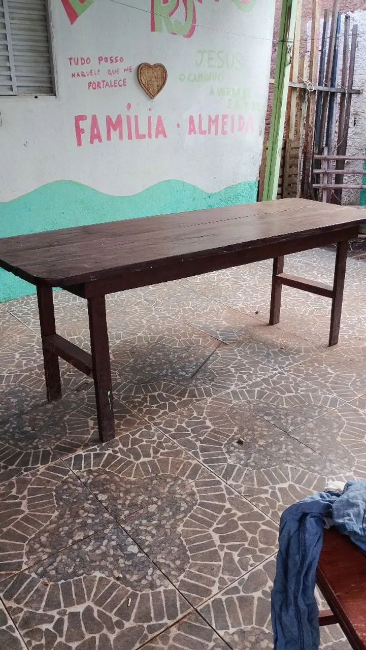 Vendo essa mesa  grande já com frete