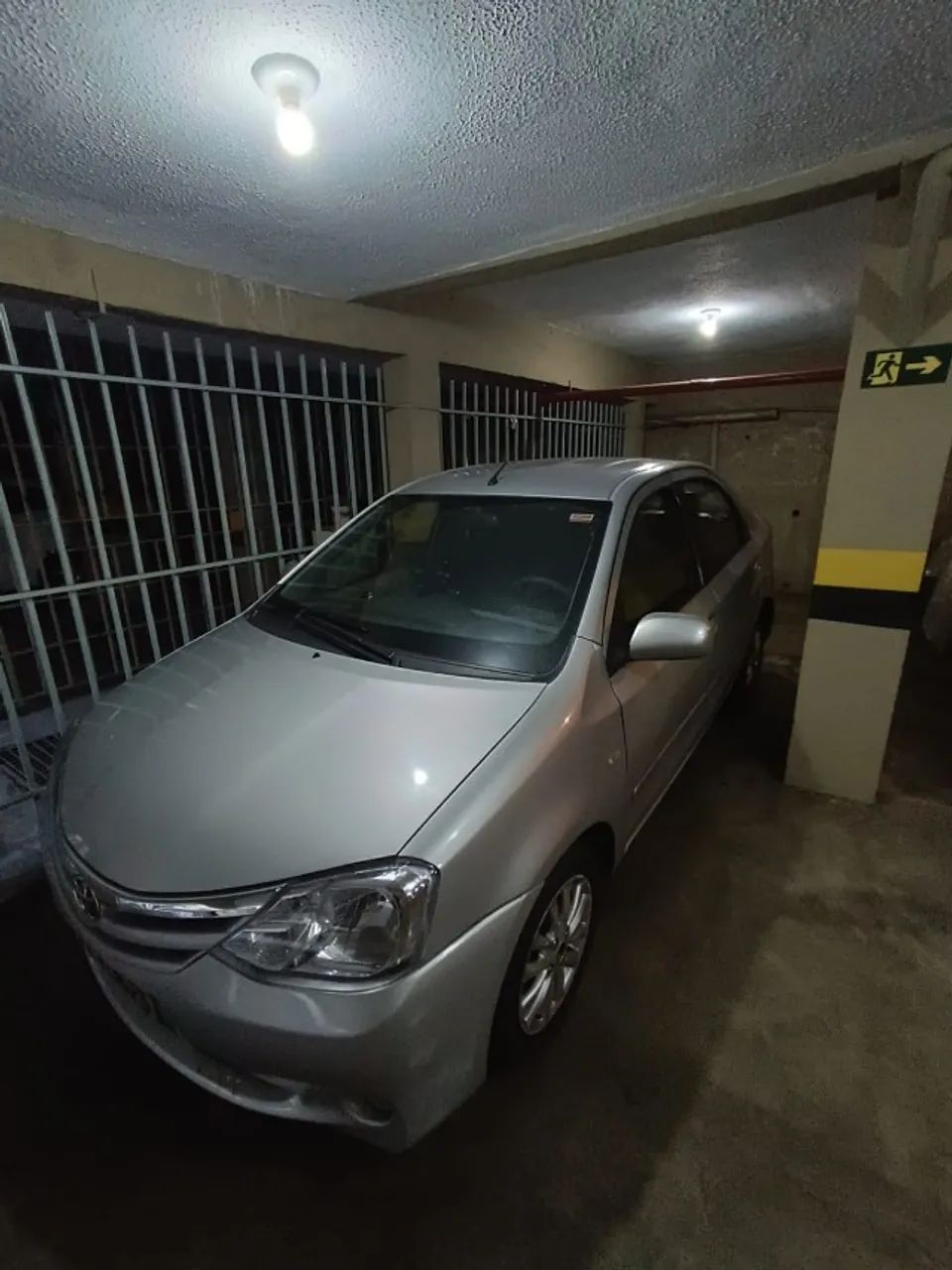 Toyota Etios ETIOS XLS Sedan 1.5 Flex 16V 4p Mec. 2013