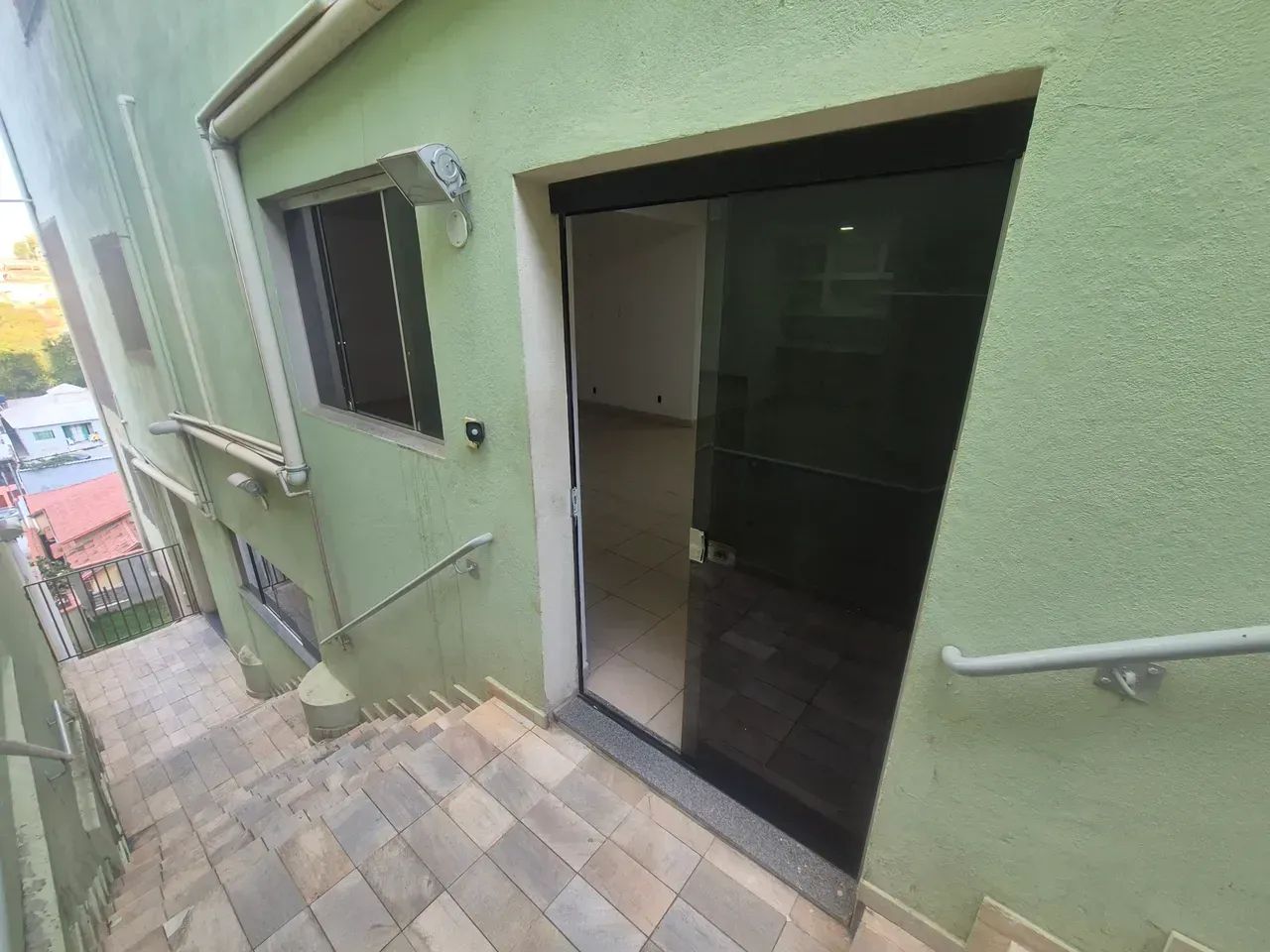 SANTA INES ANA LÚCIA  SALÃO COMERCIAL DE 150 m² COM VARANDA - Foto 5