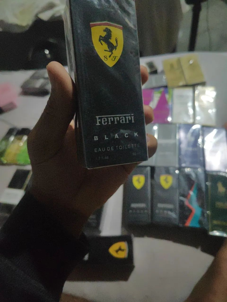 FERRARI BLACK PERFUME  - Foto 2