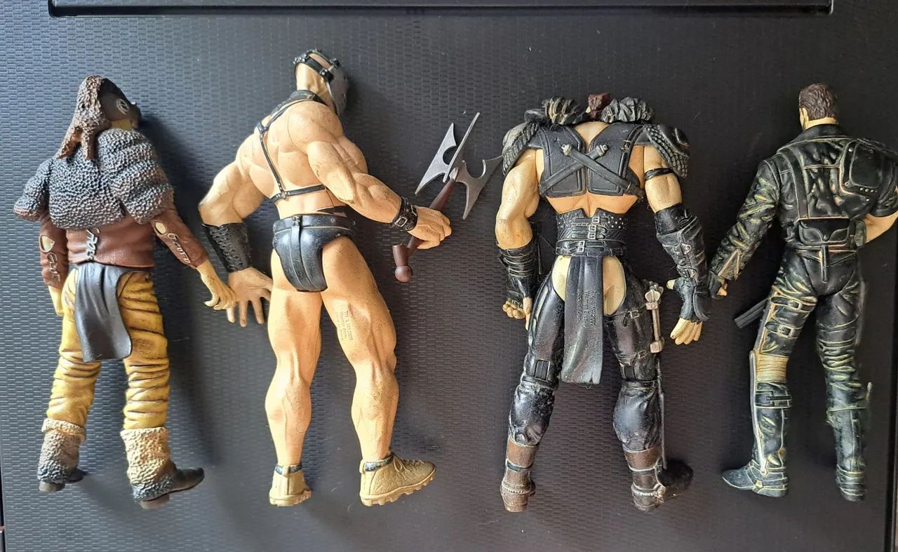 Figuras do filme Mad Max: The Road Warrior de George Miller com