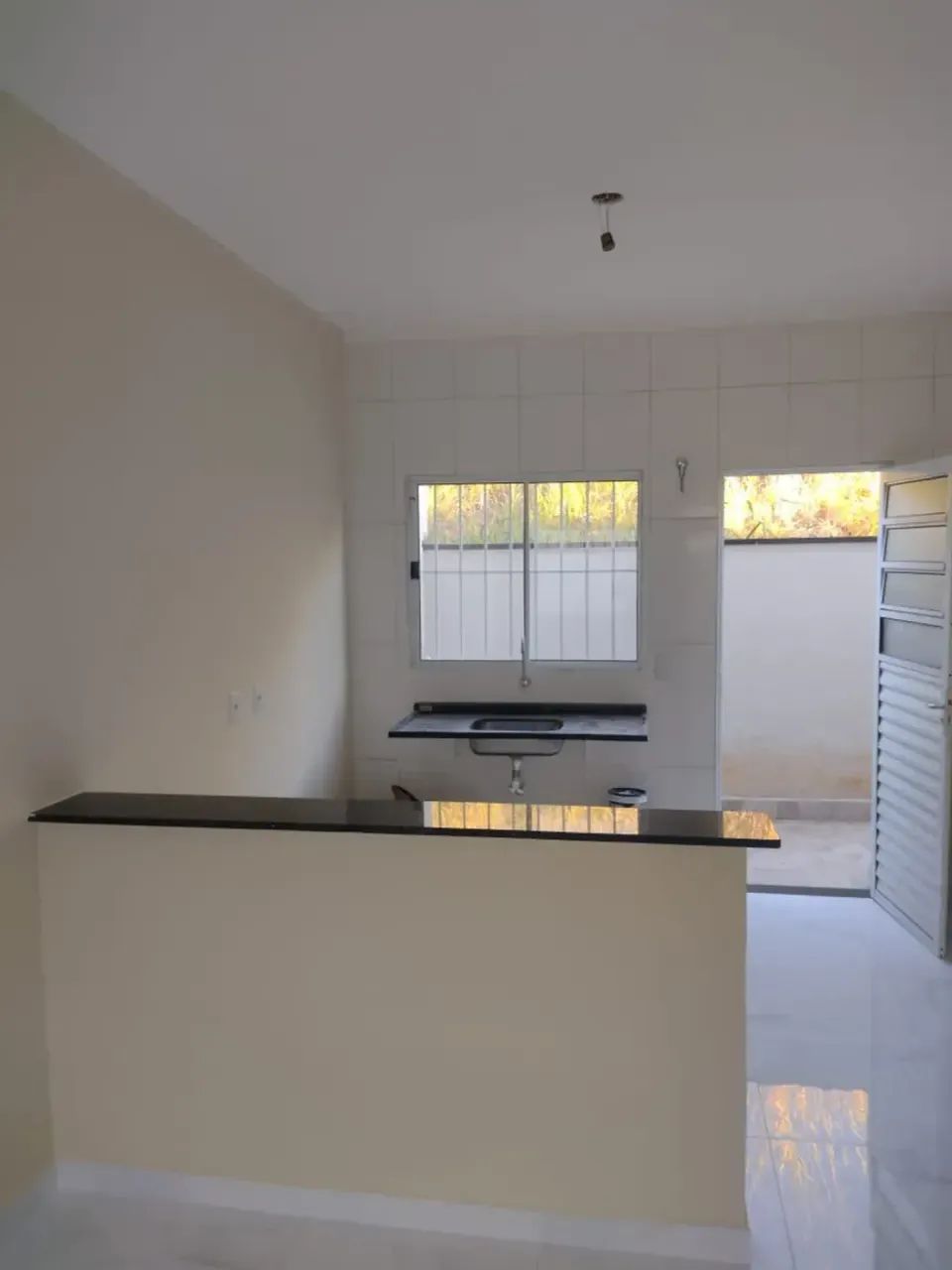 Imóvel para aluguel possui 50 metros quadrados com 2 quartos - Foto 2