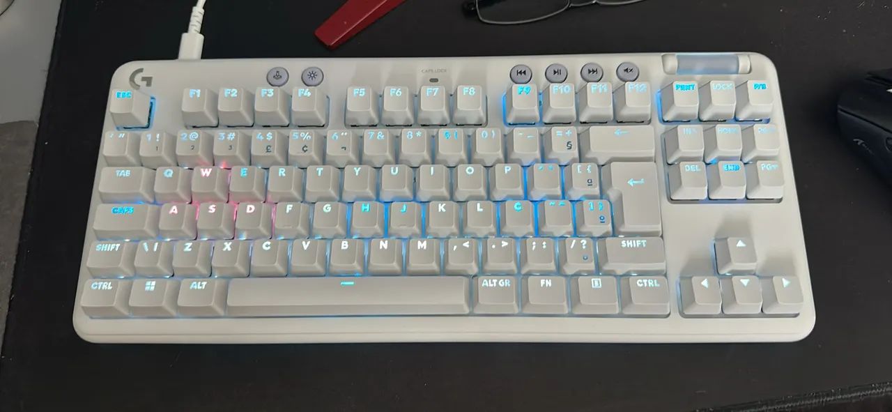 Teclado Mecânico g713 logitech - Periféricos e Acessórios de